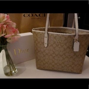 COACH Signature City ZIP Tote